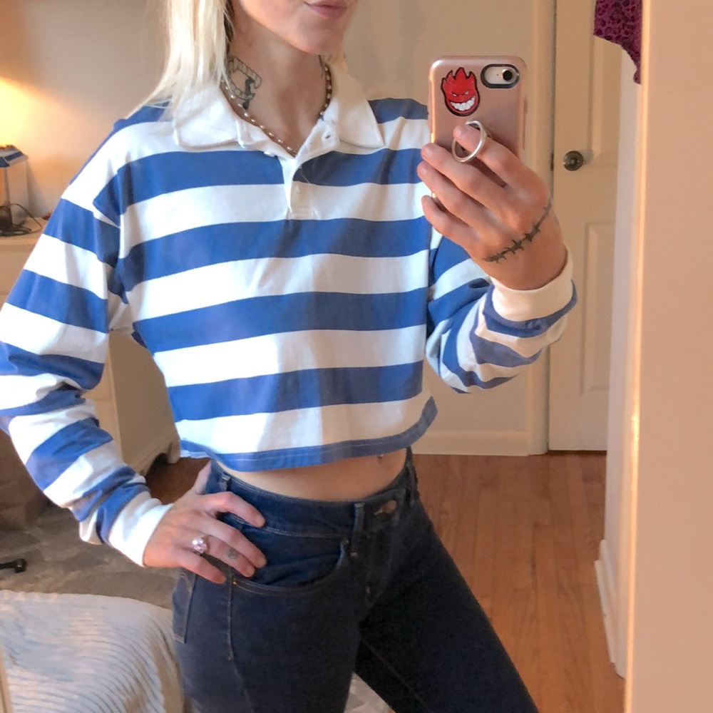 Long sleeve, crop top
